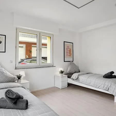 Apartment Monteur Base - Unterkunft Fuer Bis Zu 5 Personen In 63452 - Hu08b