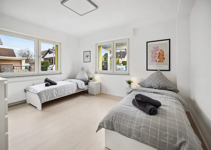 Monteur - Für Bis Zu 5 Personen In 63452 - Hu08b