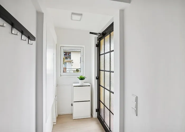 Monteur - Für Bis Zu 5 Personen In 63452 - Hu08b *